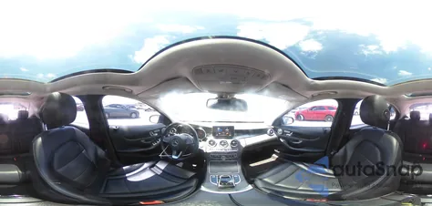 2015 Mercedes-Benz C 300 4Matic z USA, uszkodzony, nr VIN 55SWF4KB5FU059665